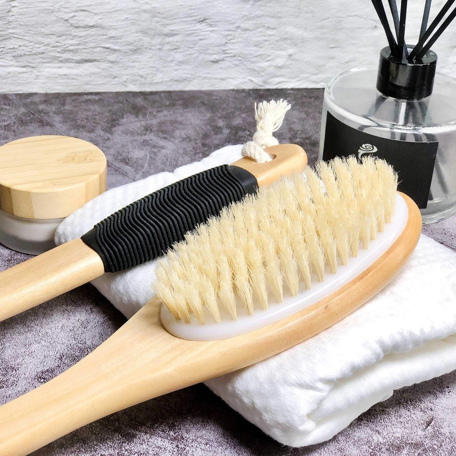 Bath Brush Wooden Curved Long Handle Antiskid Shower for Exfoliating Natural